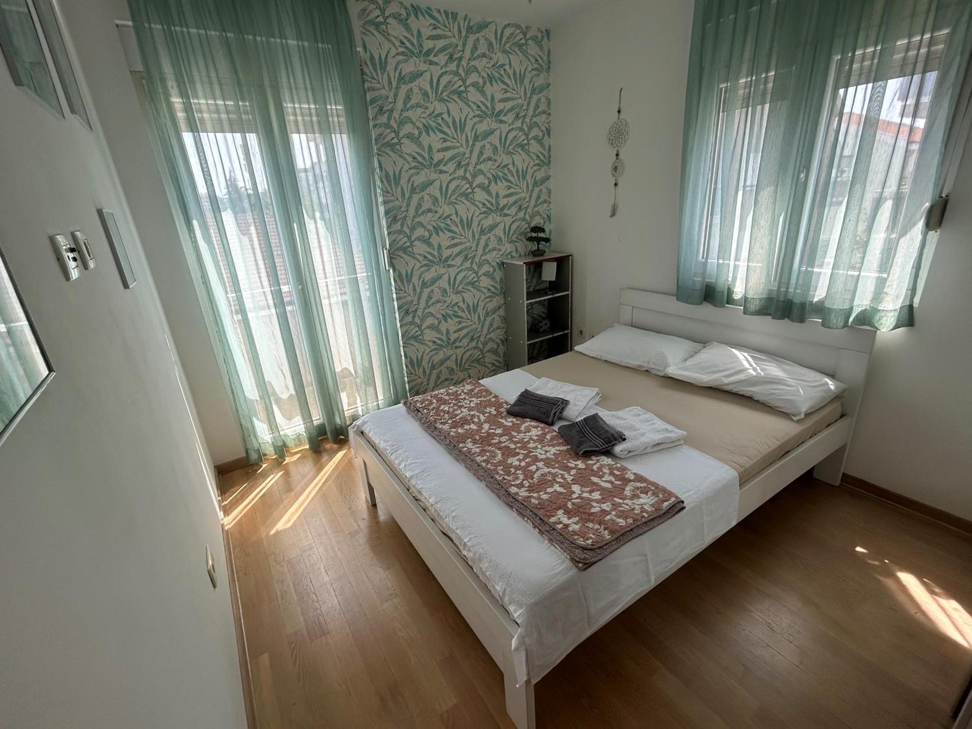 Ana'S 2 Bedrooms Lovely Flat 波德戈里察 外观 照片