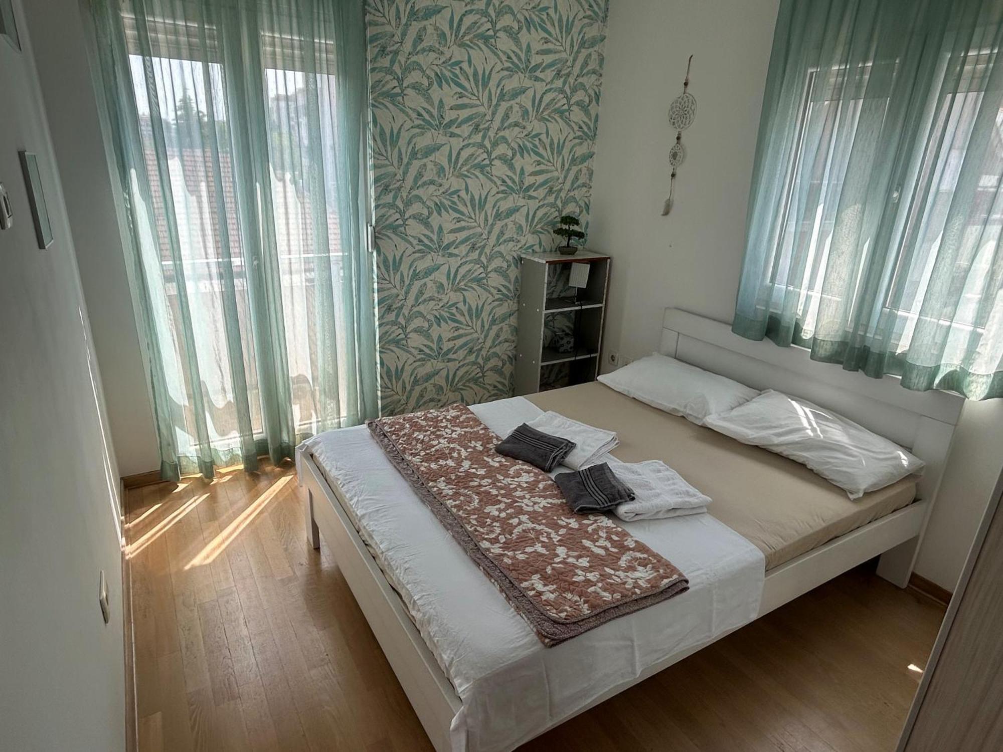 Ana'S 2 Bedrooms Lovely Flat 波德戈里察 外观 照片