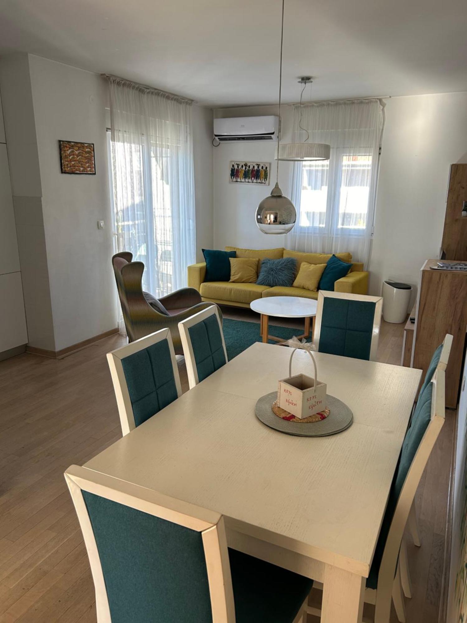 Ana'S 2 Bedrooms Lovely Flat 波德戈里察 外观 照片