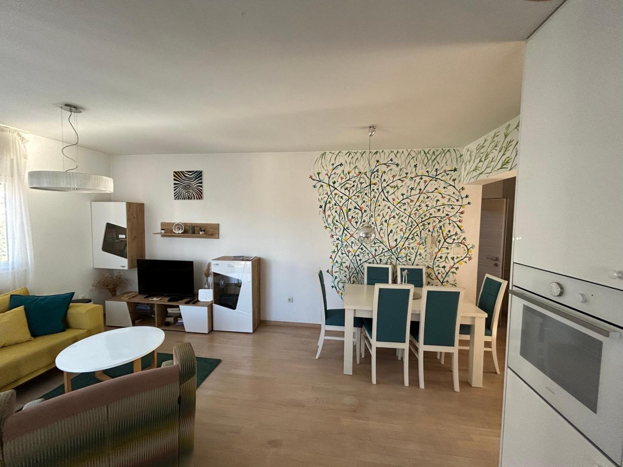 Ana'S 2 Bedrooms Lovely Flat 波德戈里察 外观 照片